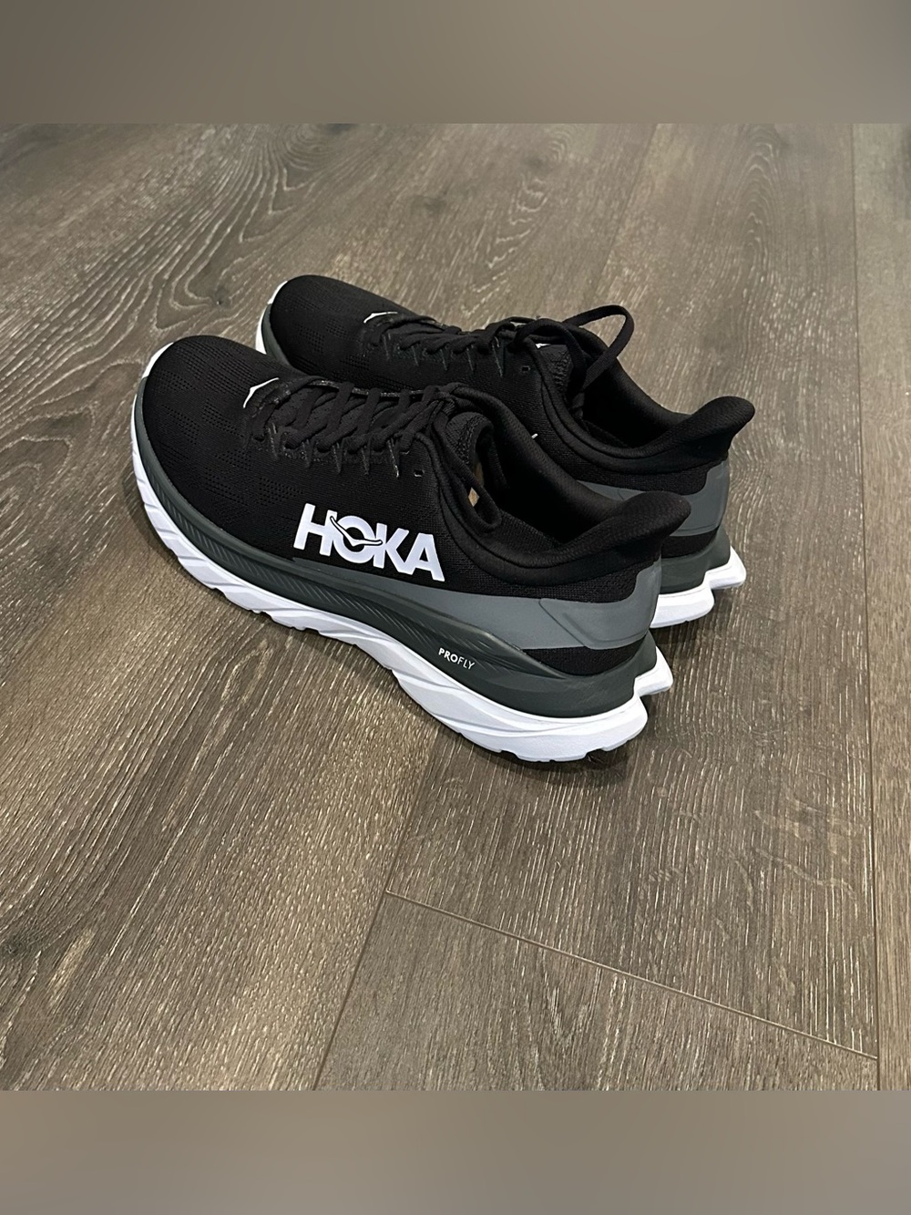 HOKA Men’s Black and White Cushioning Road Shoes with Gray Accents Size 11D